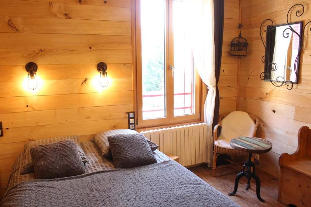 La Maison Du Bonheur Anlhiac Екстер'єр фото