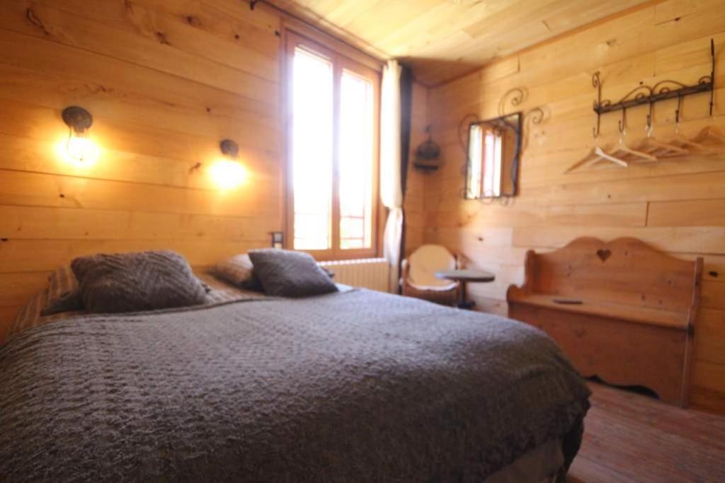 La Maison Du Bonheur Anlhiac Екстер'єр фото