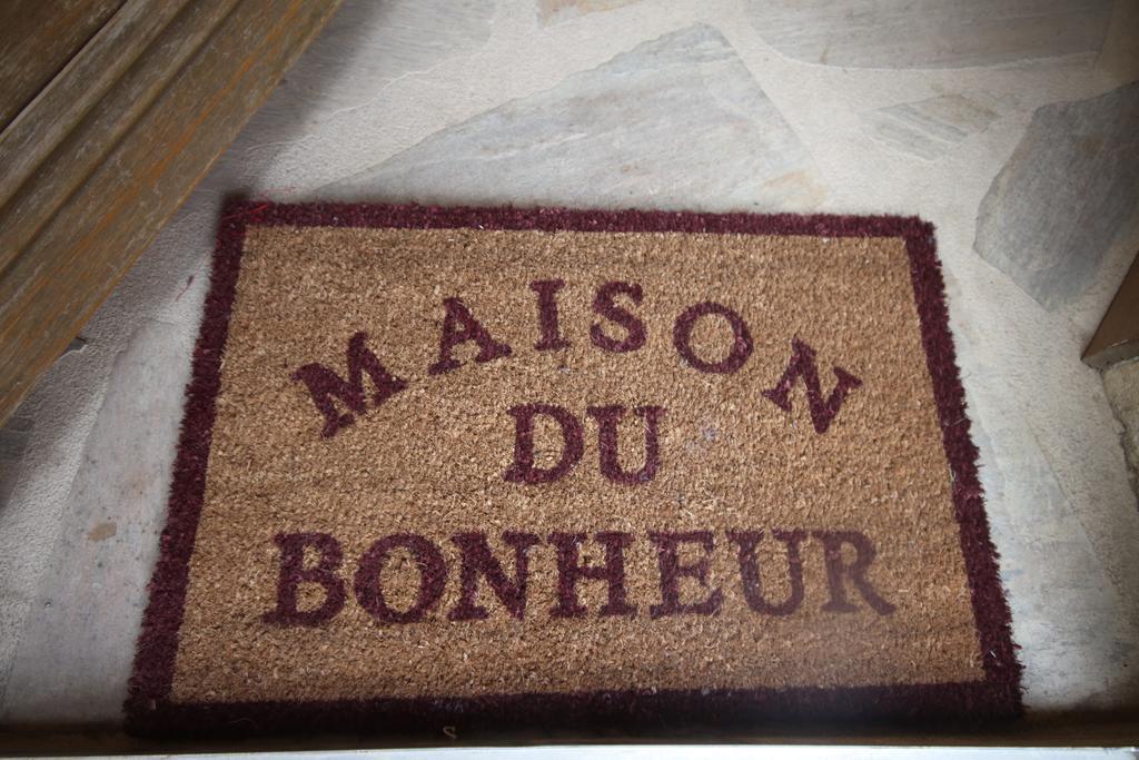 La Maison Du Bonheur Anlhiac Екстер'єр фото