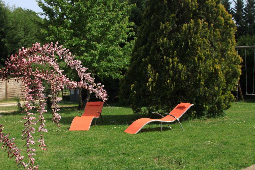 La Maison Du Bonheur Anlhiac Екстер'єр фото